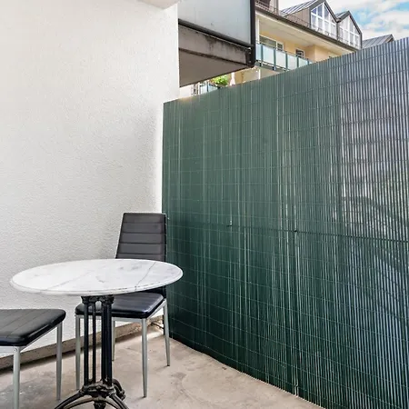 Aldars Urban Trio No. 2 Apartmán