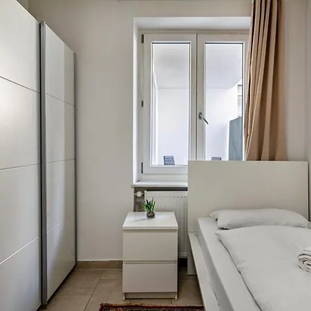 Aldars Urban Trio No. 2 Apartmán